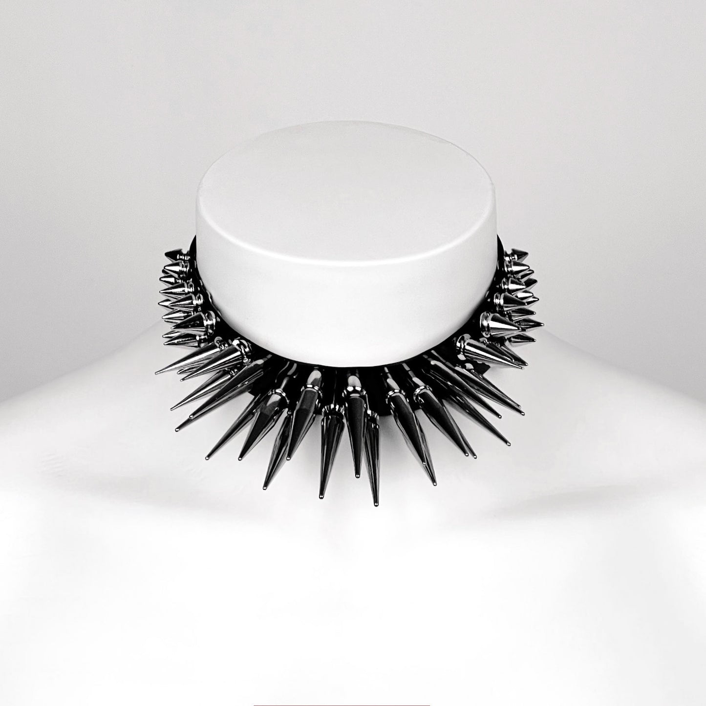 Ares choker