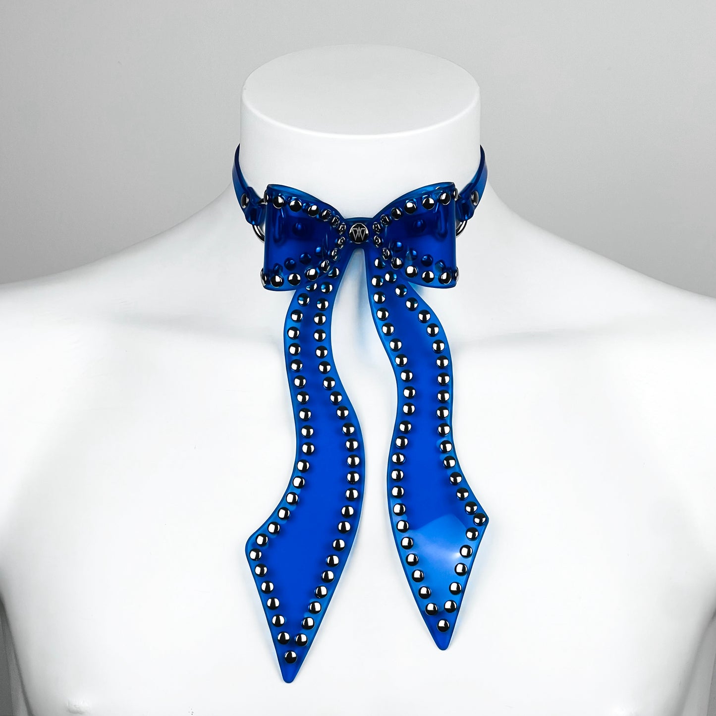 Bow choker studs