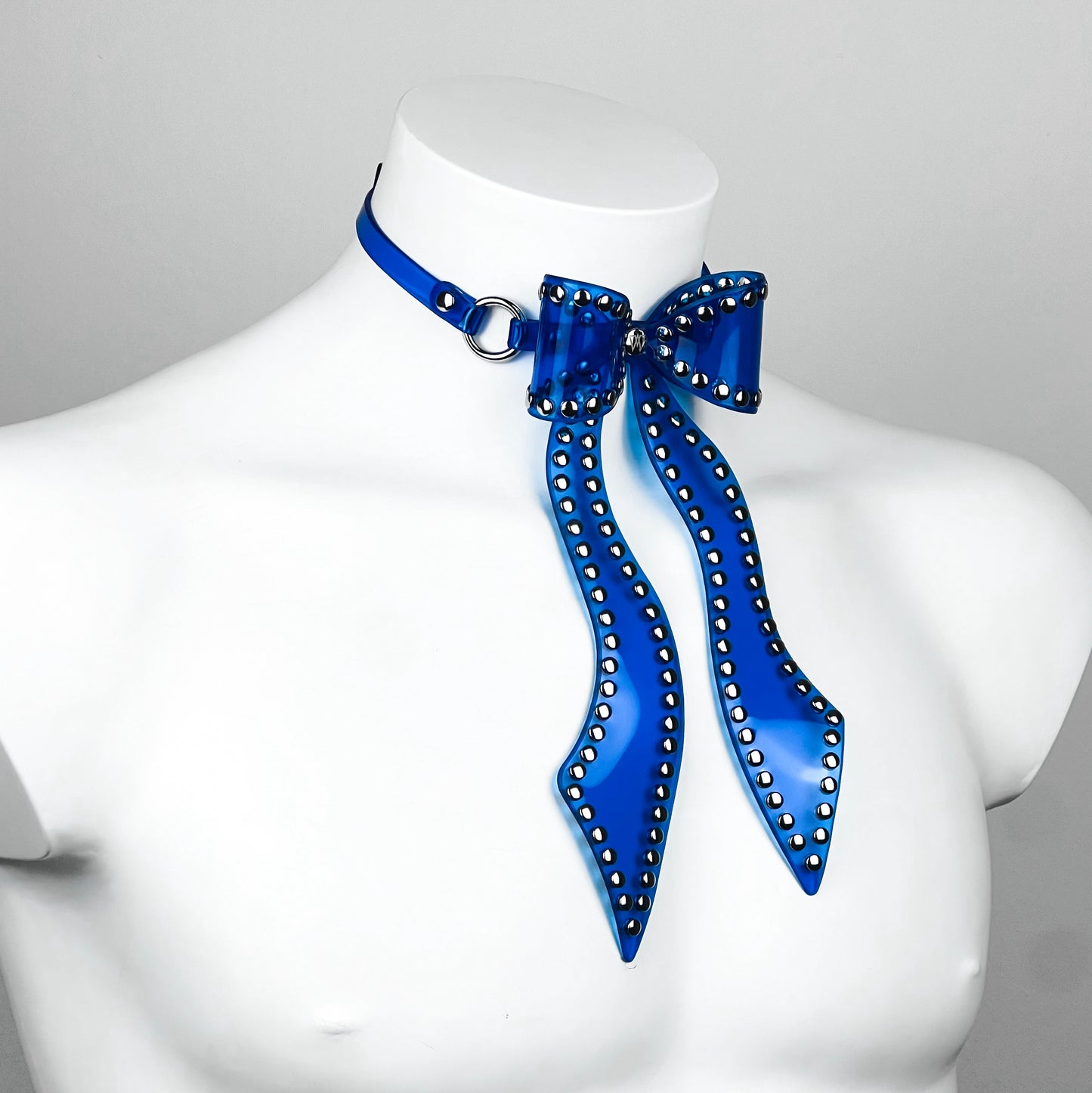 Bow choker studs