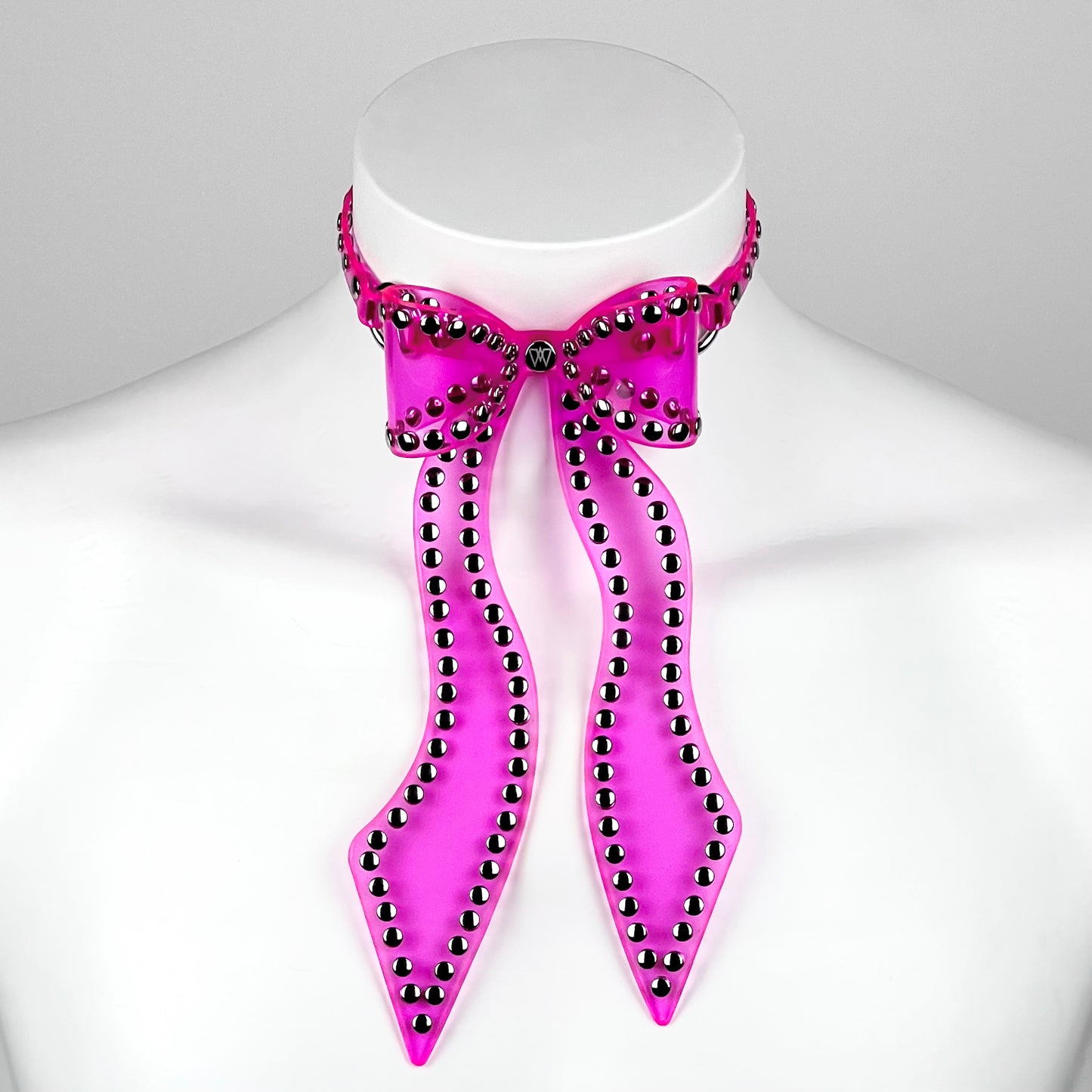 Bow choker studs