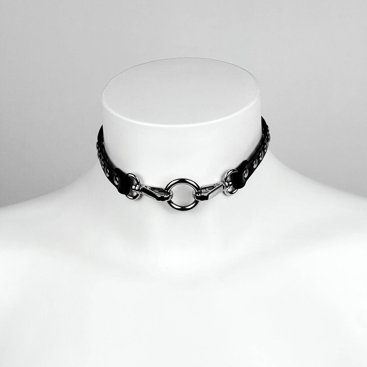 Double H studs choker