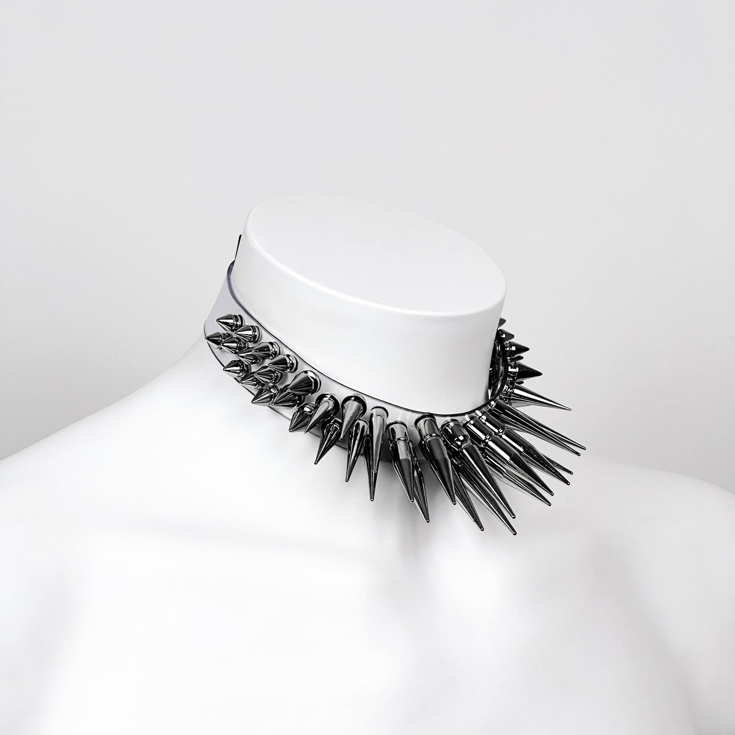 Ares choker