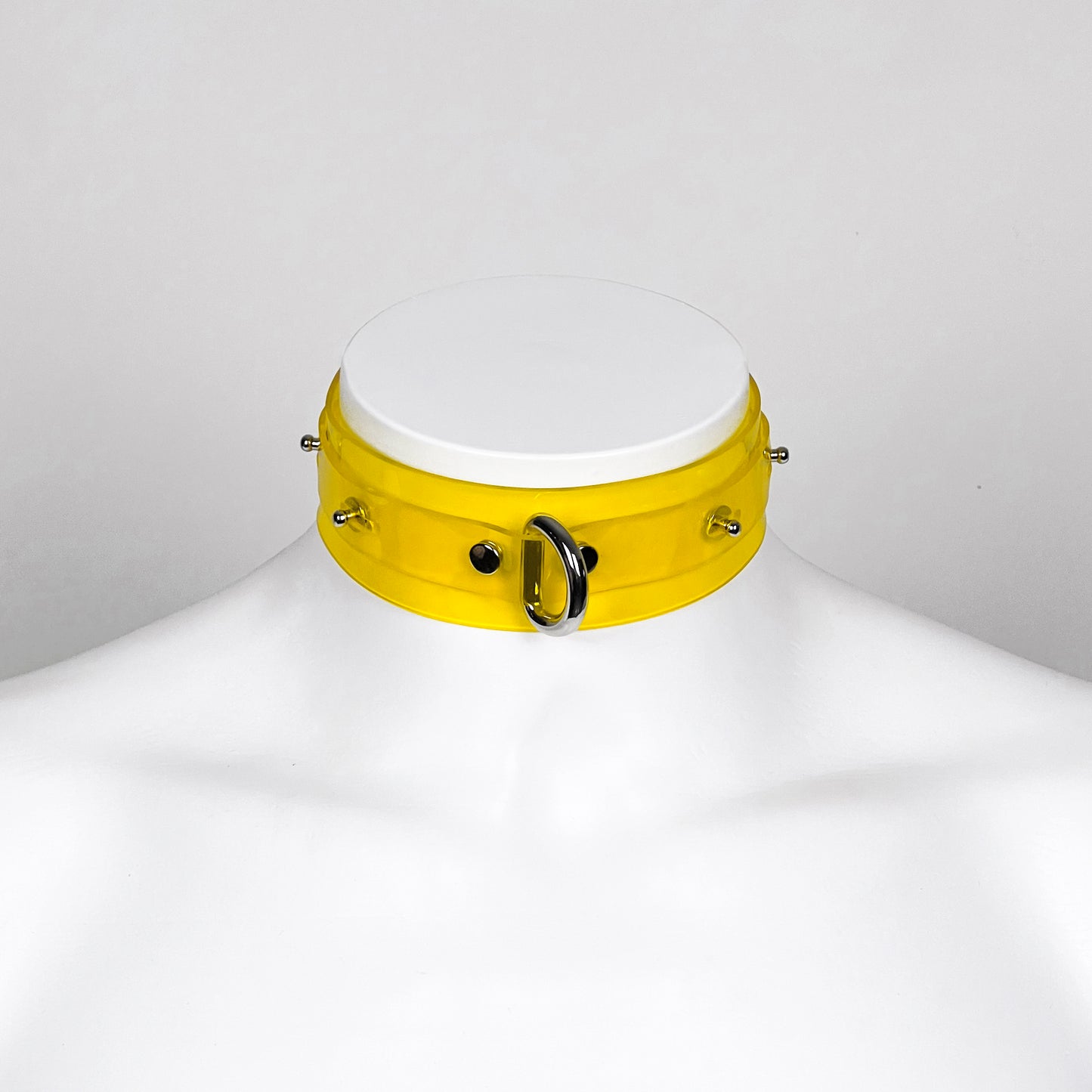 D-ring buttons choker