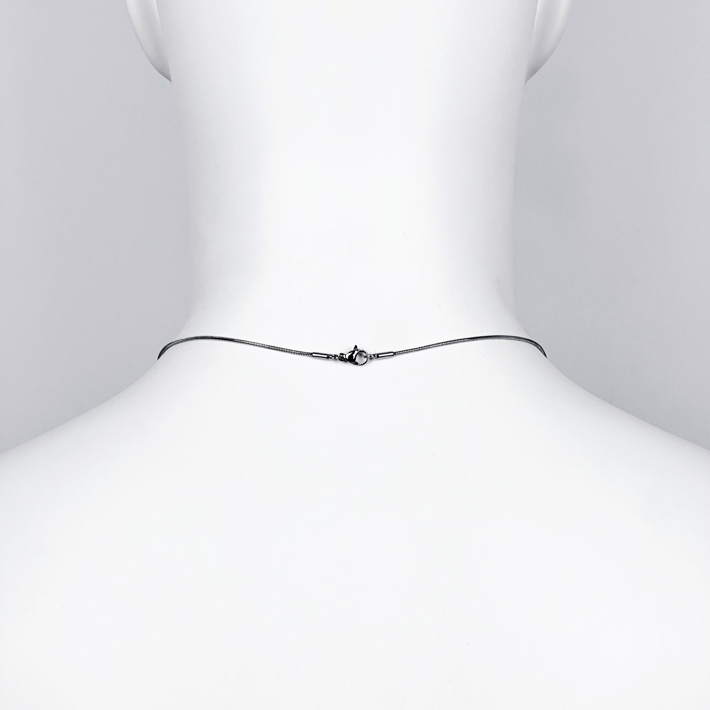 W logo snake chain