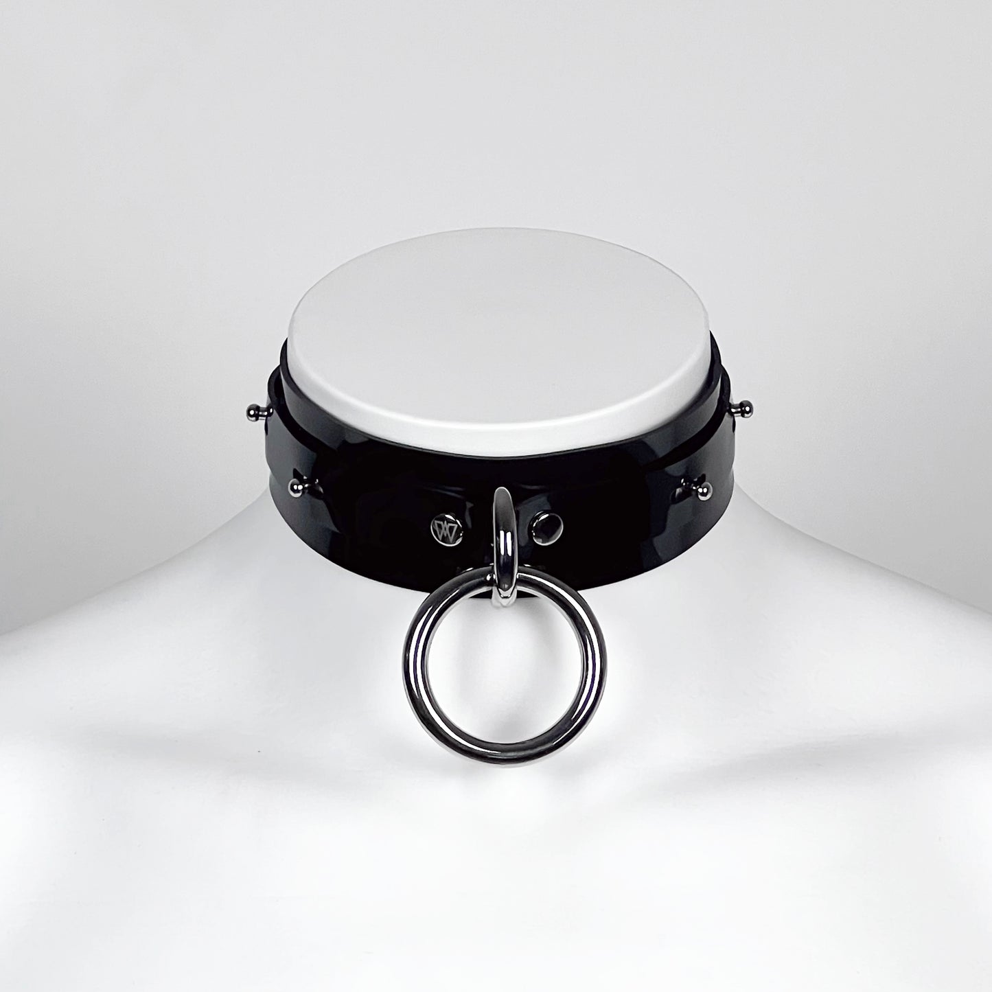 O-ring buttons choker