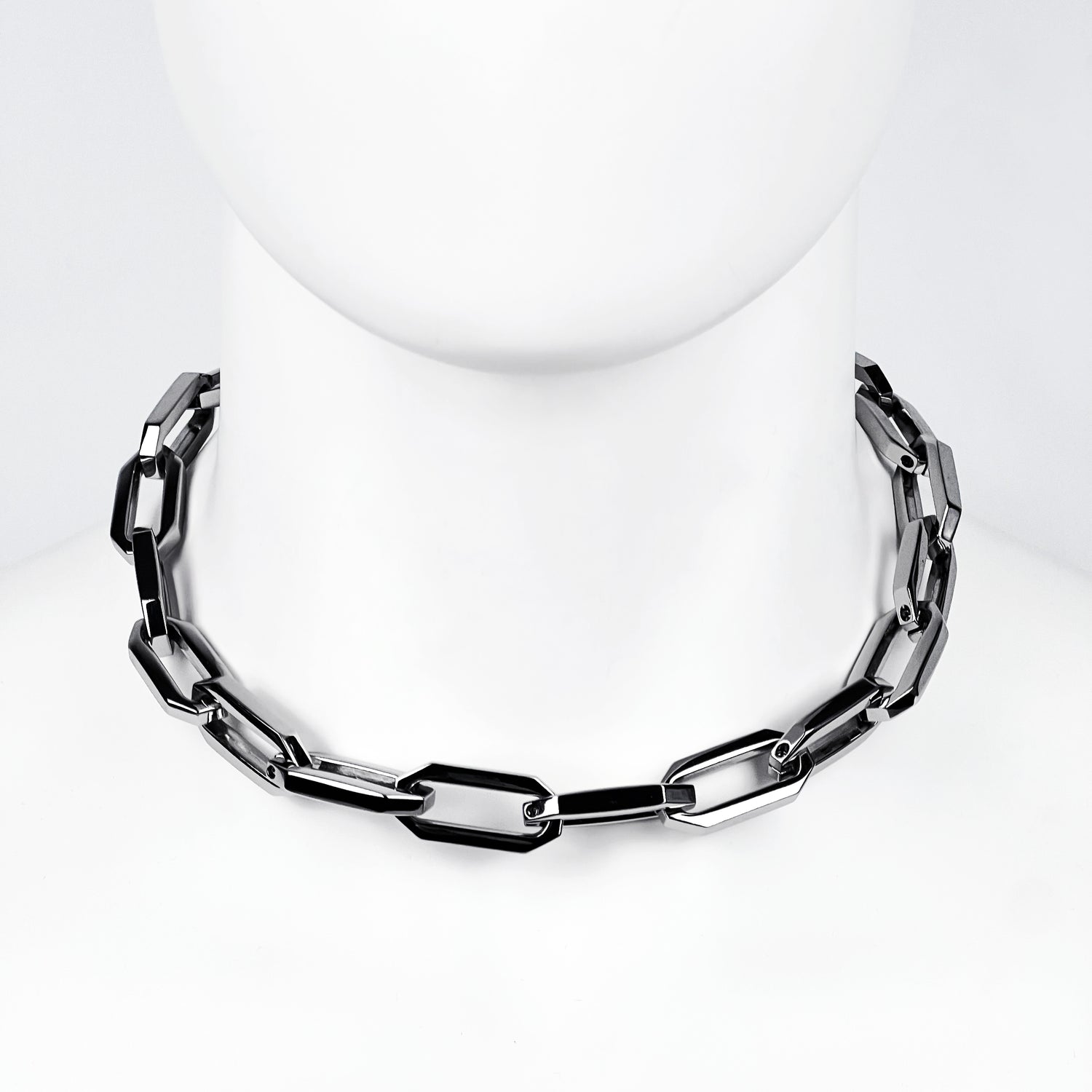 Chains & necklaces