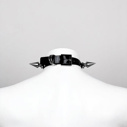 Collier ras du cou à pics