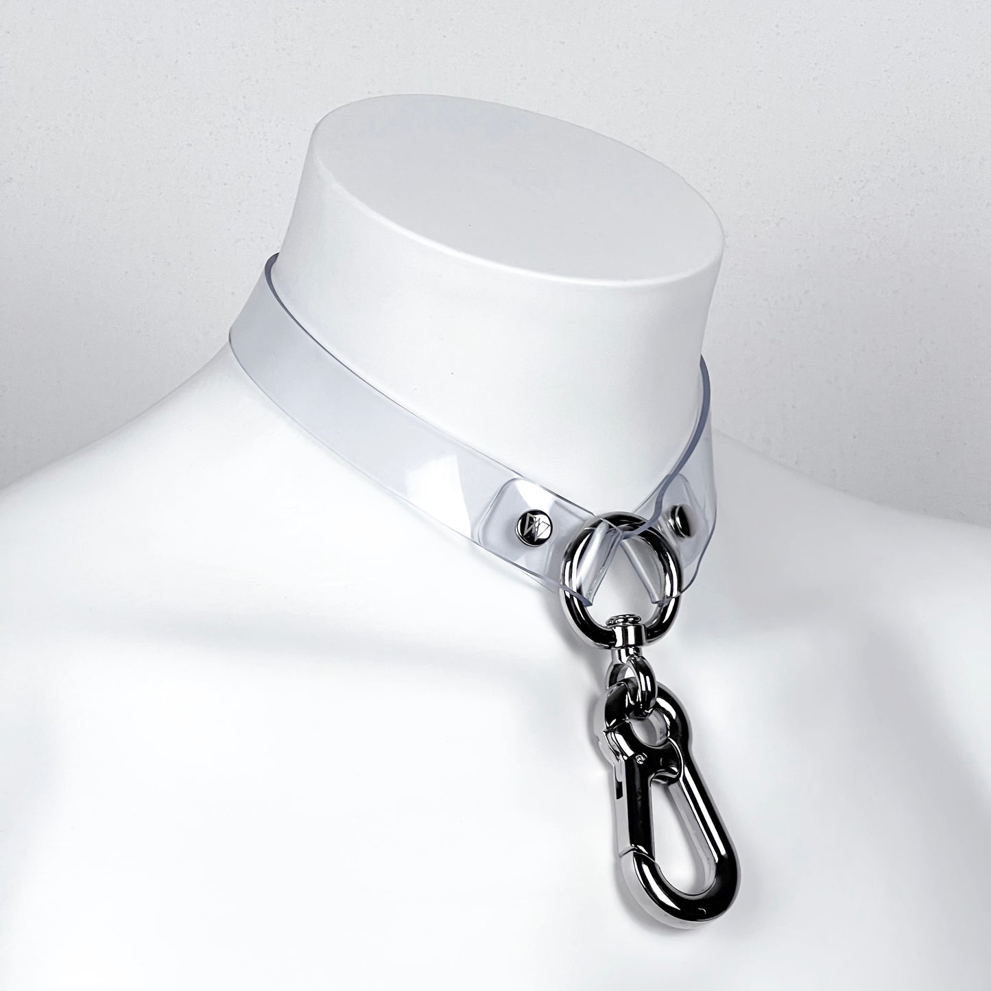 Collier ras du cou à crochet