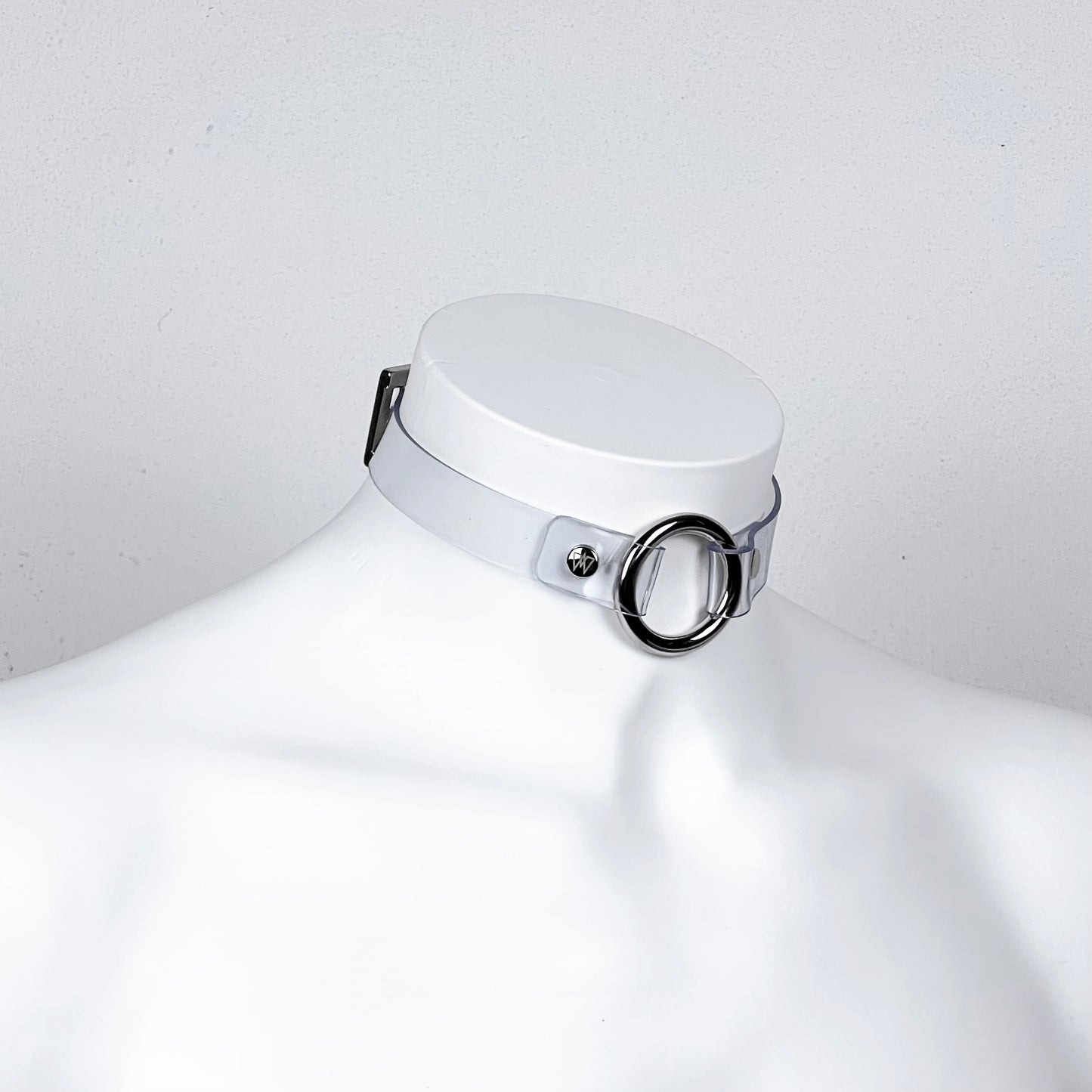 gothic O-Ring transparent PVC choker with metallic buckle