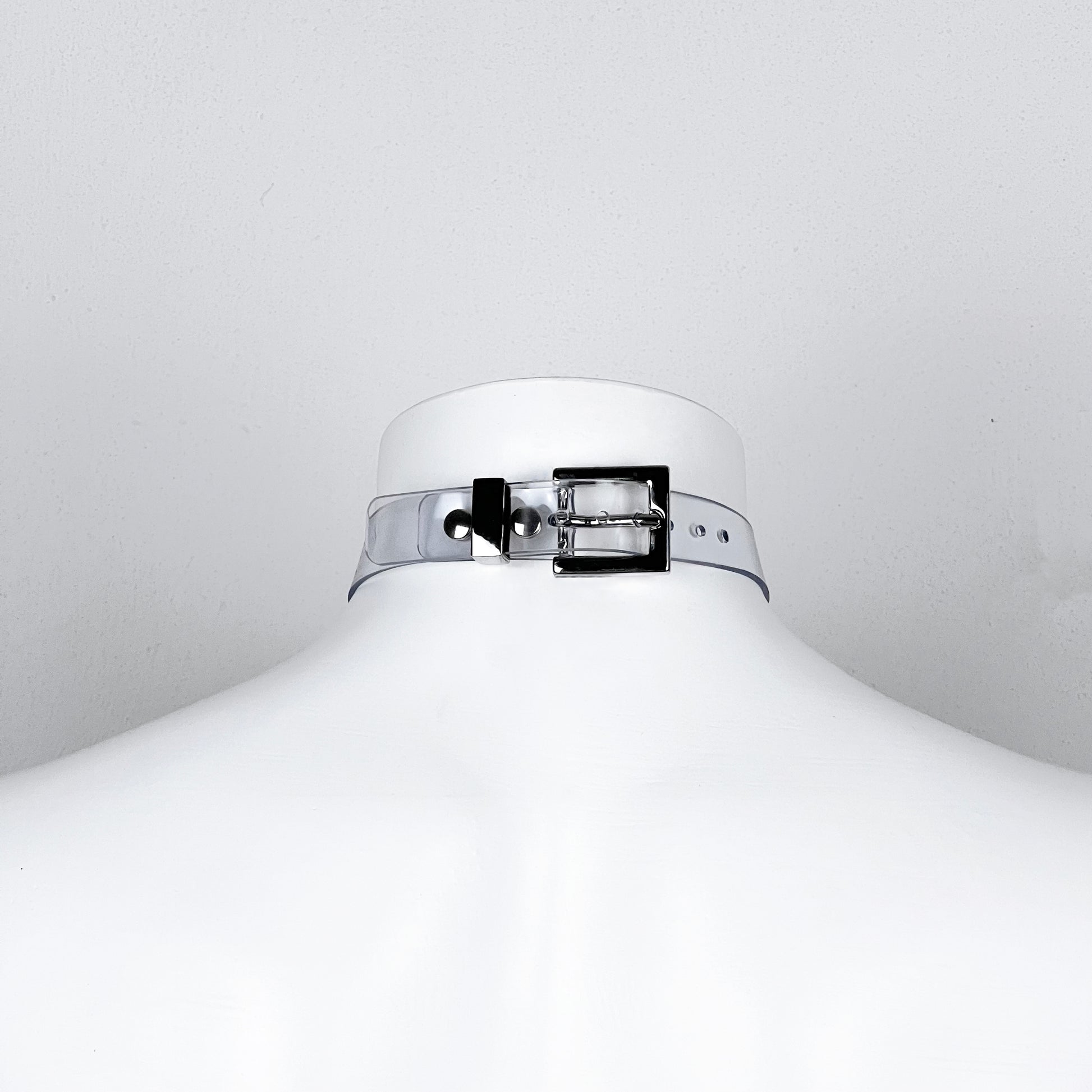 gothic O-Ring transparent PVC choker with metallic buckle